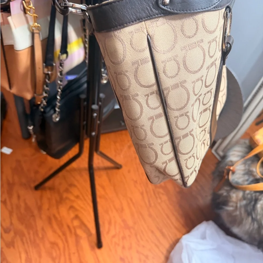 Salvatore Ferragamo Luxury Shoulder nwot! 24 hr price drop - Picture 4 of 6